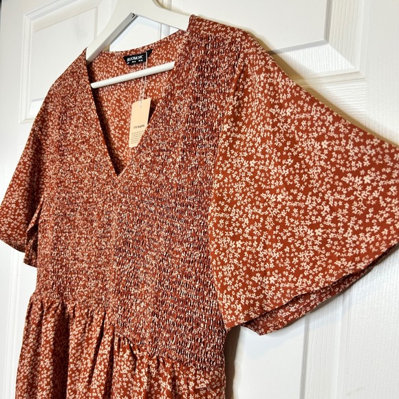 BLOOMCHIC Burnout Floral Smocked V Neck Flutter Sleeve Peplum Blouse US 12 - Picture 2 of 5